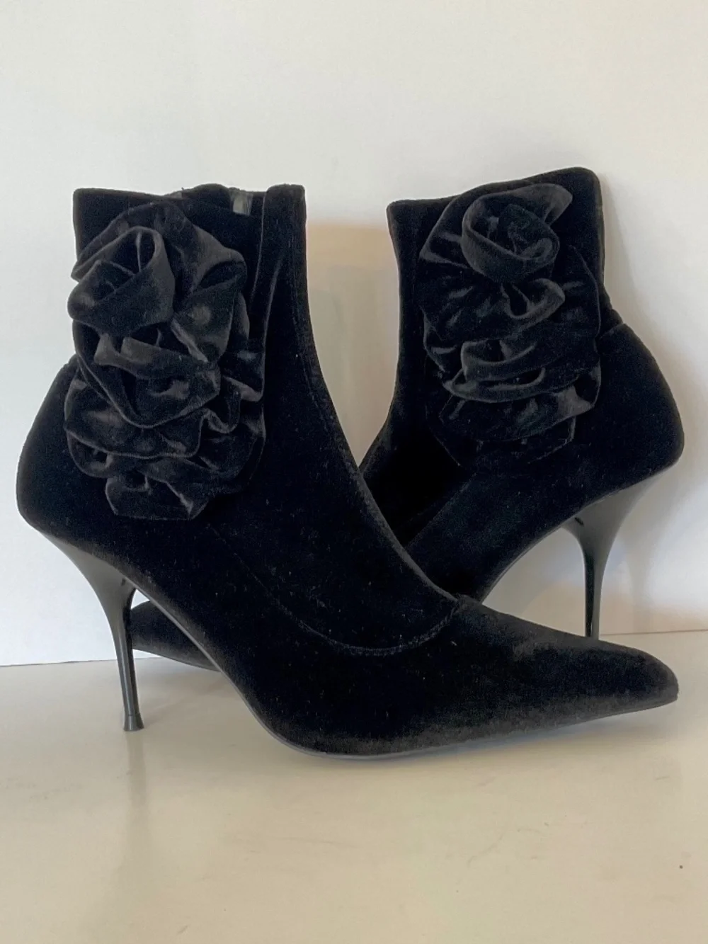JEFFREY CAMPBELL Florette Velvet Boots Pointed Toe In Black Size 8.5